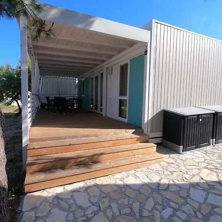Mobilehome Ive U. Slavka 耶泽拉
