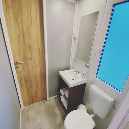 Mobilehome Ive U. Slavka 营地 耶泽拉